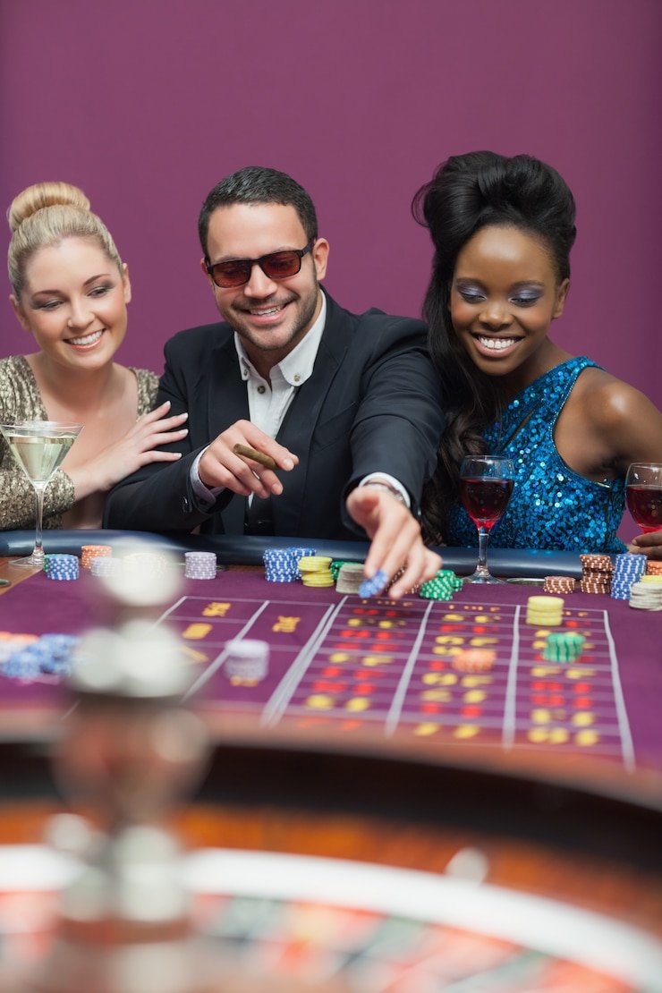 Platform pubgtoto menampilkan berbagai kategori sportsbook, kasino live, dan slot games